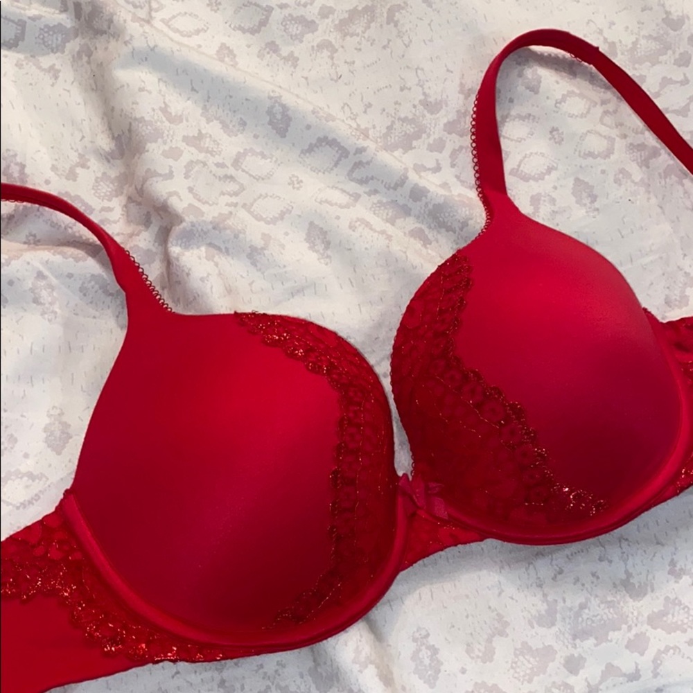Victoria secret bra 32DD